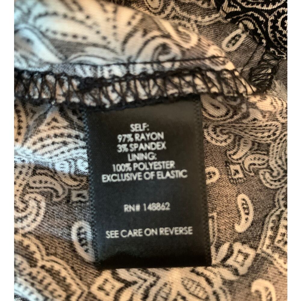 TORRID Tie Front Wide Leg Jumpsuit Black/White Paisley Boho Sizez 1 (14/16) - Picture 7 of 7